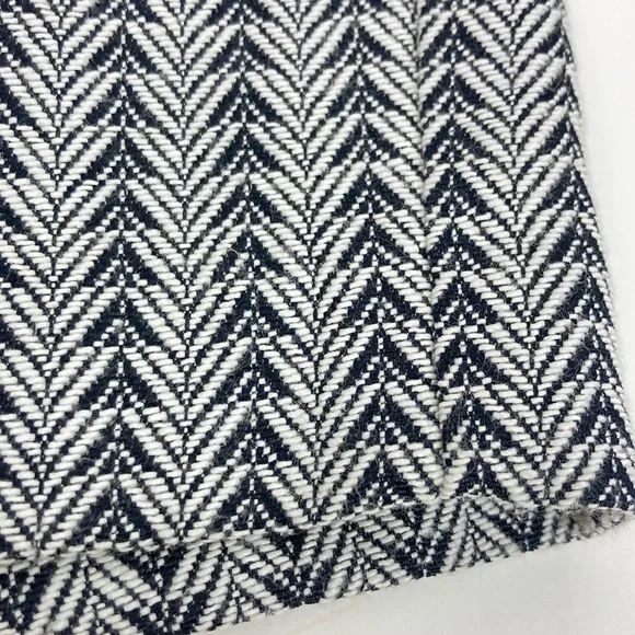 BANANA REPUBLIC 5 Inch Tailored Shorts Black/White   Size 2 - Picture 3 of 9